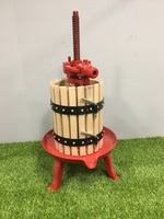 Llagar Redondo Base Metalica Roja 25 cm. Diametro