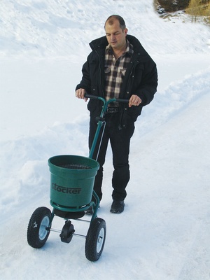 Carro Esparcidor Abono y Sal 40 litros