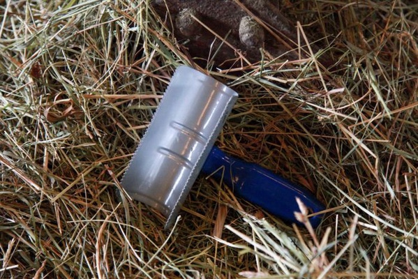 Peine Curry Semicircular de Metal