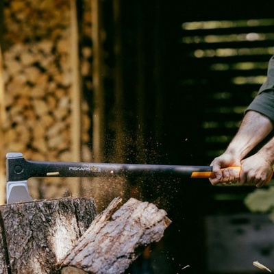 Hacha de Rajar X-Series X36 Fiskars Hoja L