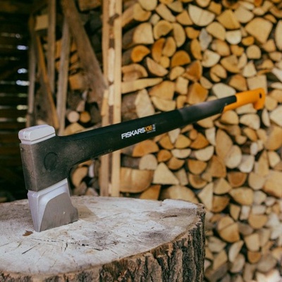Hacha de Rajar X-Series X36 Fiskars Hoja L