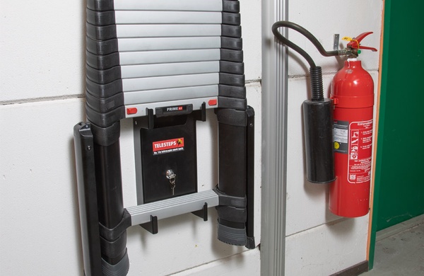 Soporte Pared Escalera Prime Line con Cerradura